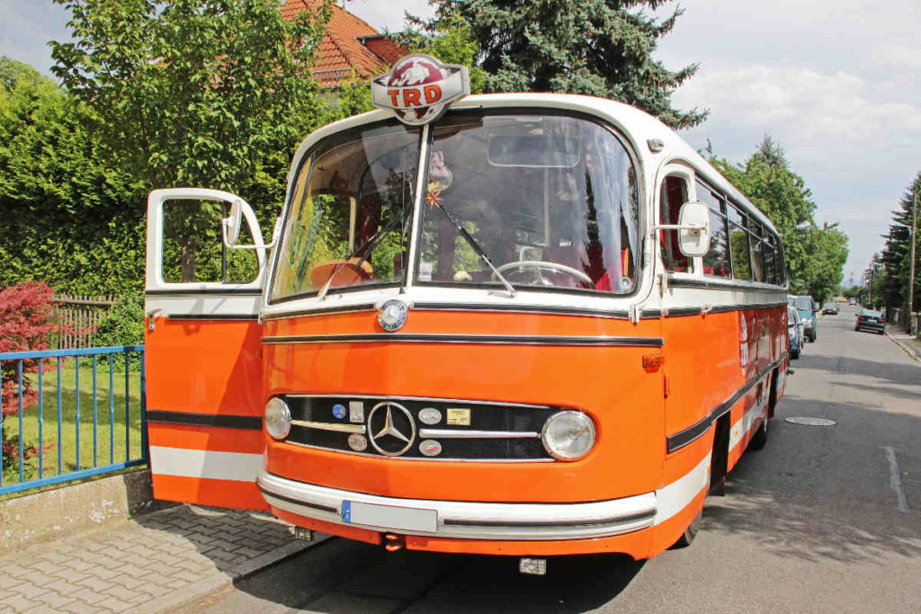Oldtimerbus mit Fahrer in Dresden mieten