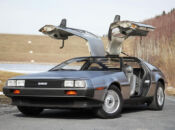 DeLorean DMC-12 DeLorean mit offenen Türen